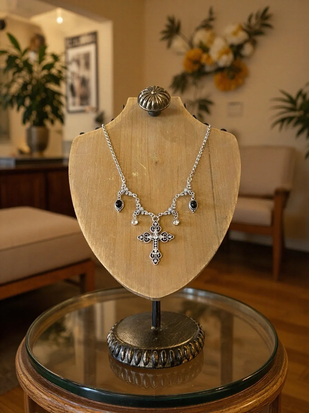 Vintage-Inspired Silver Cross Necklace Set with Black Stone Accents Rhinestones